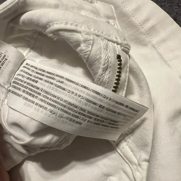 Hollister Mid Rise Shorts - Picture 3 of 4